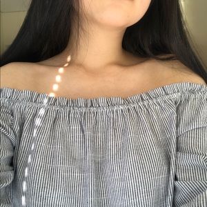 BRANDY MELVILLE OFF SHOULDER TOP